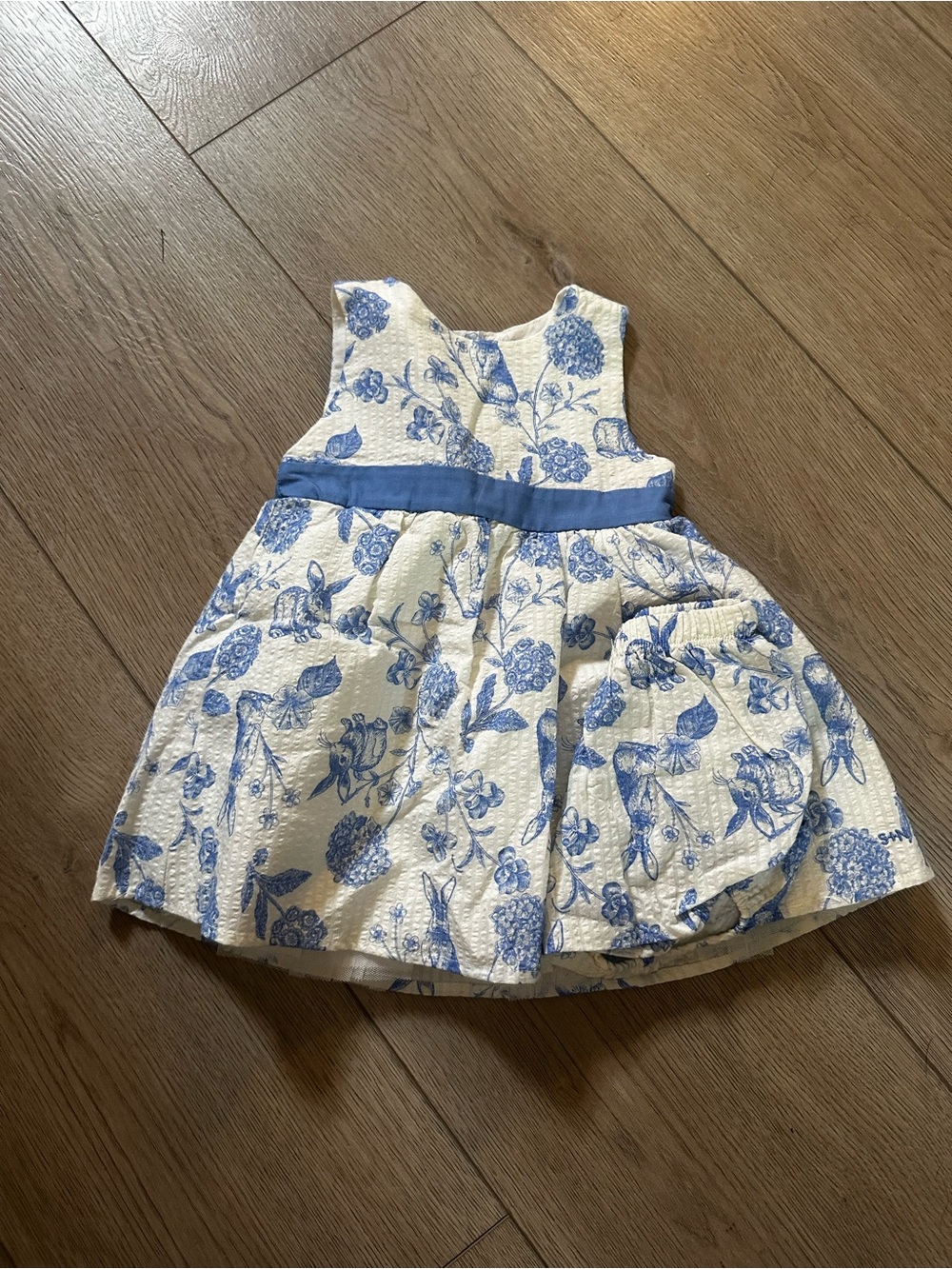 Sammy + Nat White and Blue Floral Quilted Formal Dress